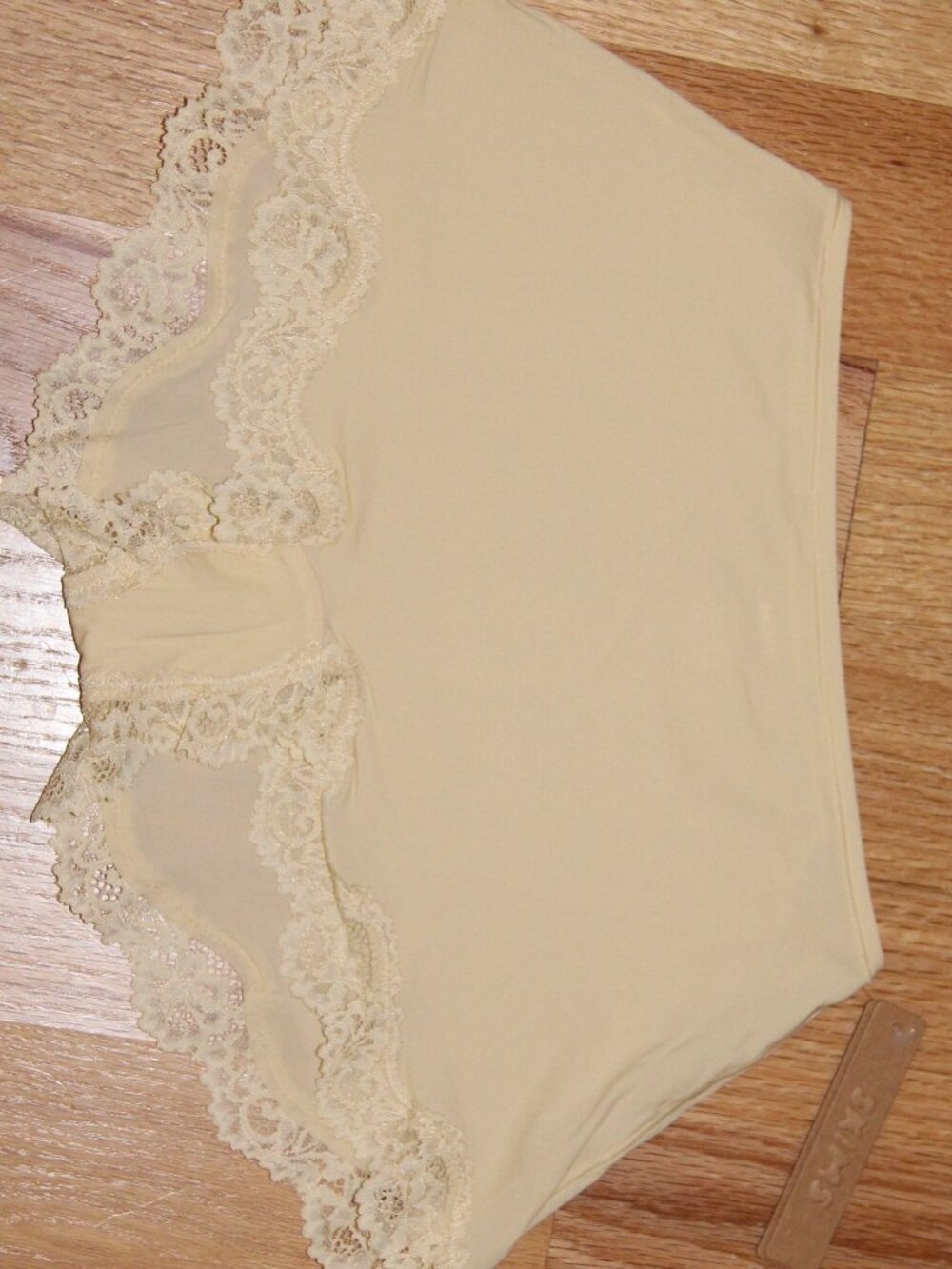 Skims NWT Fits Everybody Lace Boyshort, Size XL (Butter)